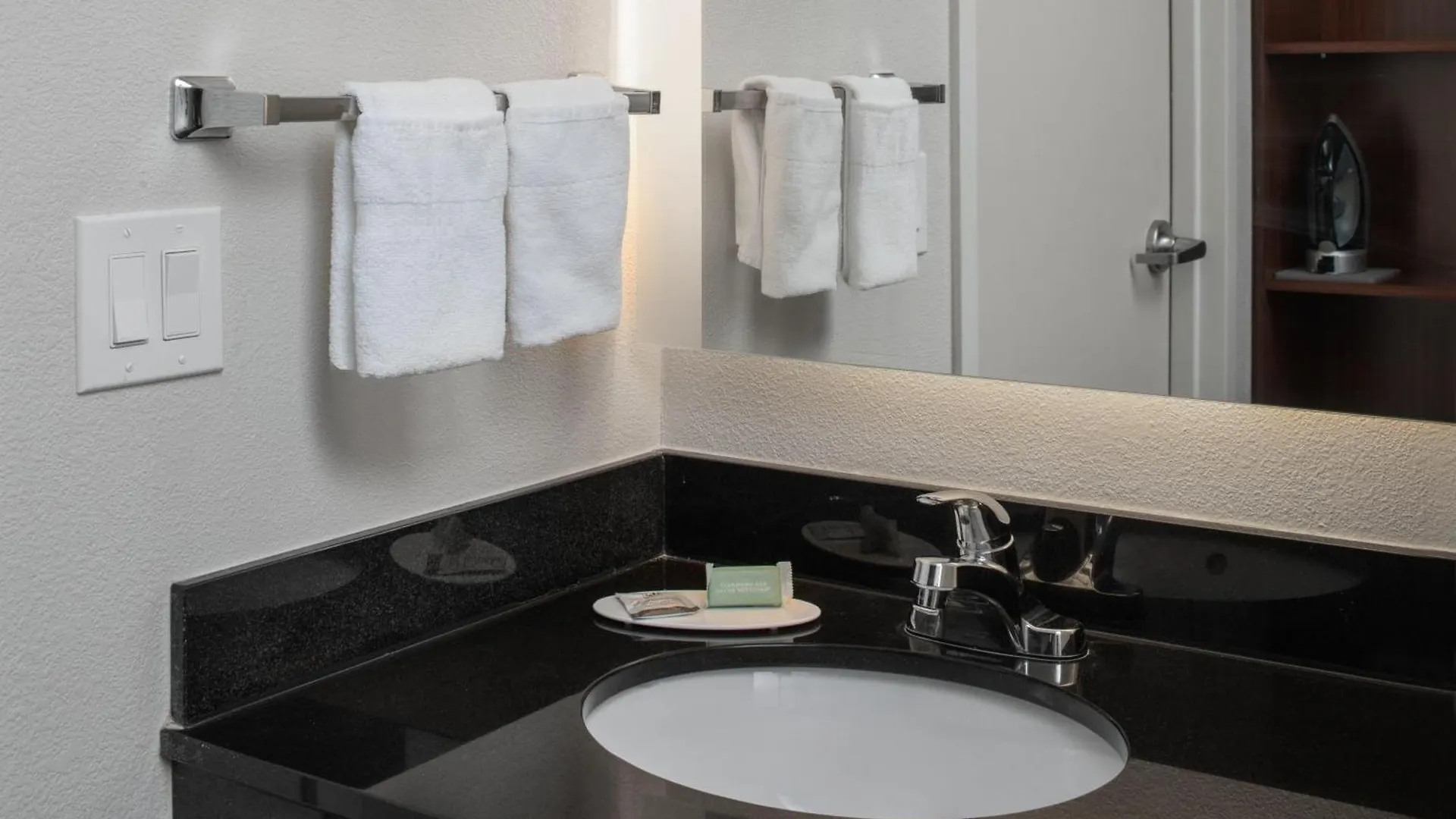 Fairfield Inn And Suites Memphis Germantown Hotel